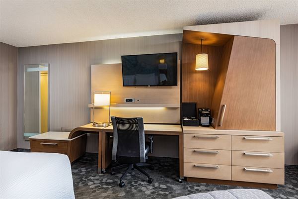 Courtyard Marriott Riverside / UCR