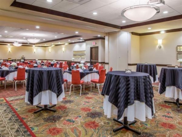 Crowne Plaza Anchorage-Midtown