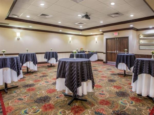 Crowne Plaza Anchorage-Midtown