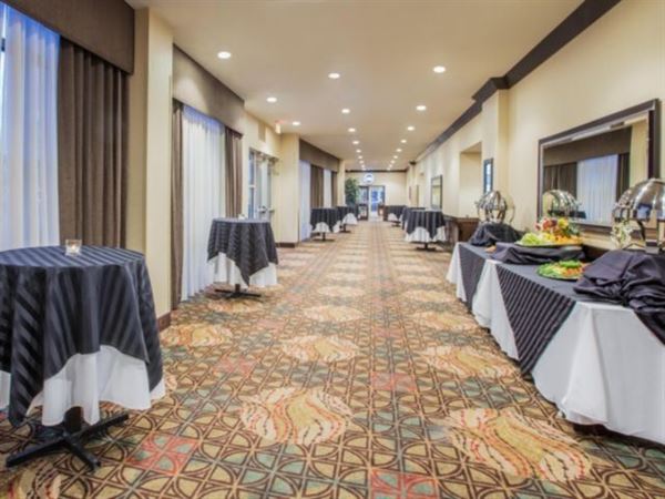 Crowne Plaza Anchorage-Midtown