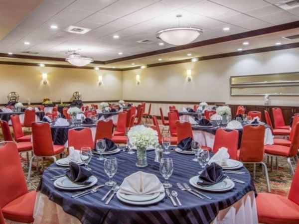 Crowne Plaza Anchorage-Midtown