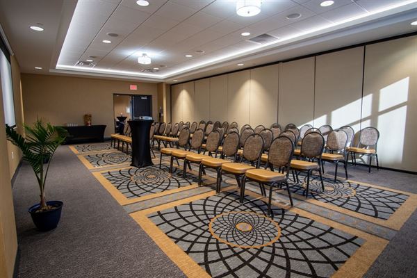 DoubleTree by Hilton West Fargo