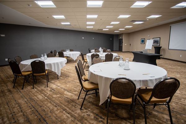 DoubleTree by Hilton West Fargo