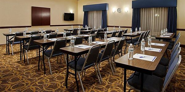 Holiday Inn Express & Suites Allentown West