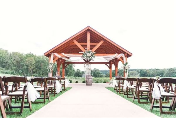 Brook Hollow Winery and Event Facility