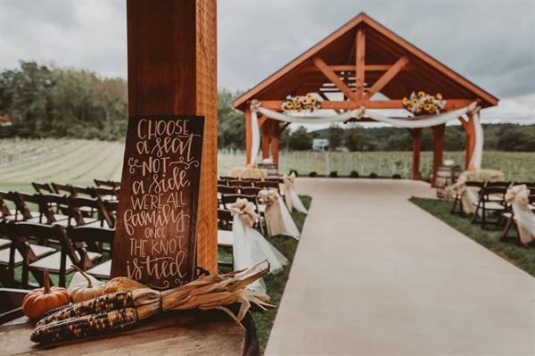 Brook Hollow Winery and Event Facility