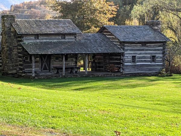Crab Orchard Museum & Pioneer Park