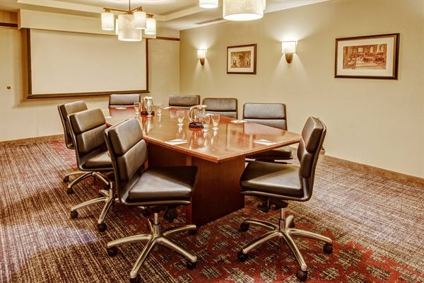 Courtyard Kansas City Country Club Plaza