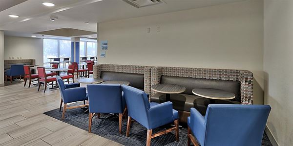 Holiday Inn Express & Suites Albuquerque Historic Old Town