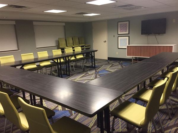 Holiday Inn Express & Suites Albuquerque-N. Balloon Fsta Pk