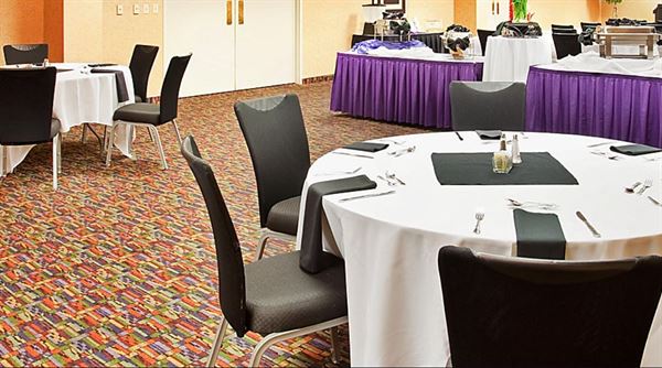 Holiday Inn Manhattan At The Campus