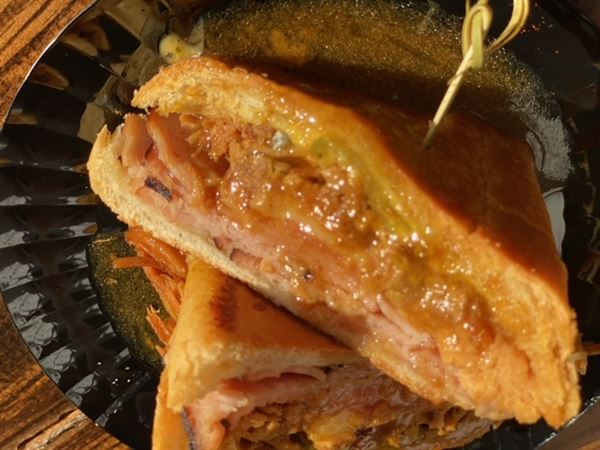 Pipo's Cuban Cafe & Catering