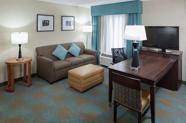 Hampton Inn & Suites St. Louis at Forest Park