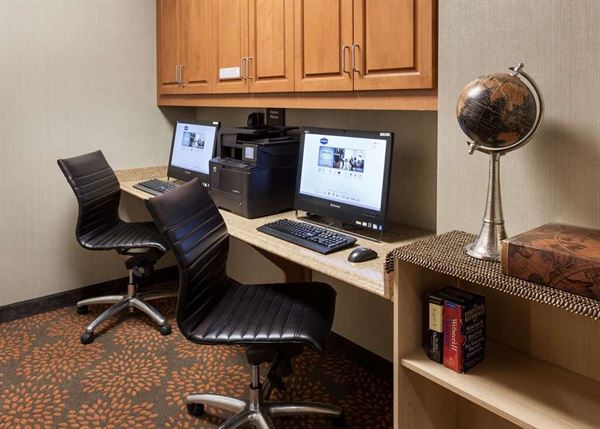 Hampton Inn & Suites St. Louis at Forest Park