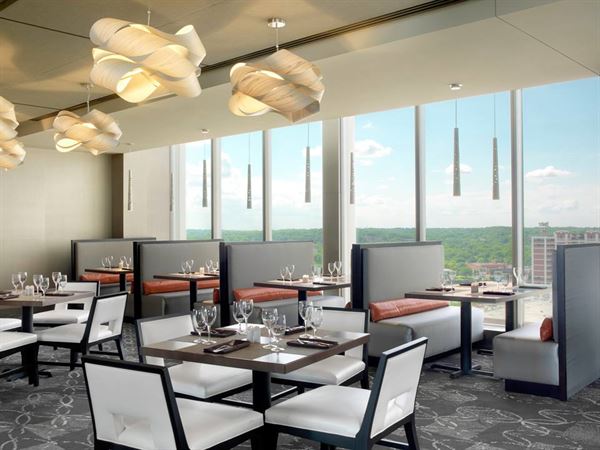 DoubleTree by Hilton Cedar Rapids Convention Complex