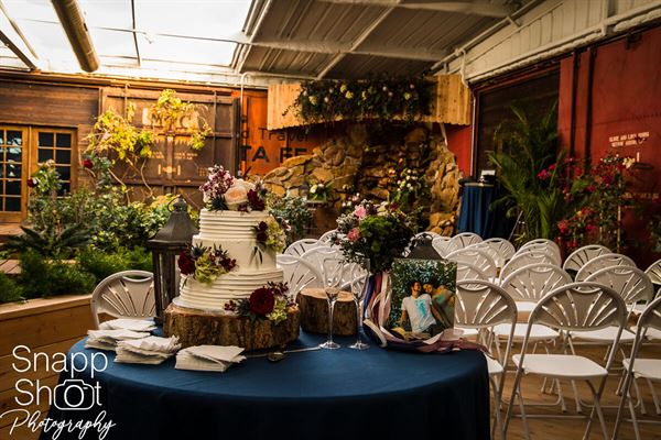 The Atrium at Jerry's