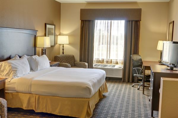 Holiday Inn Express & Suites Texarkana East