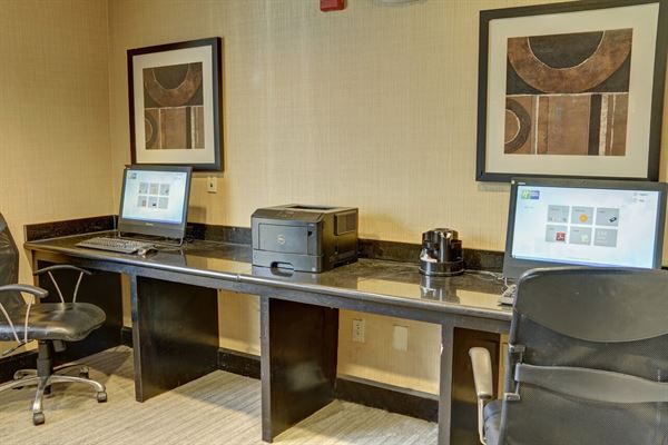 Holiday Inn Express & Suites Texarkana East