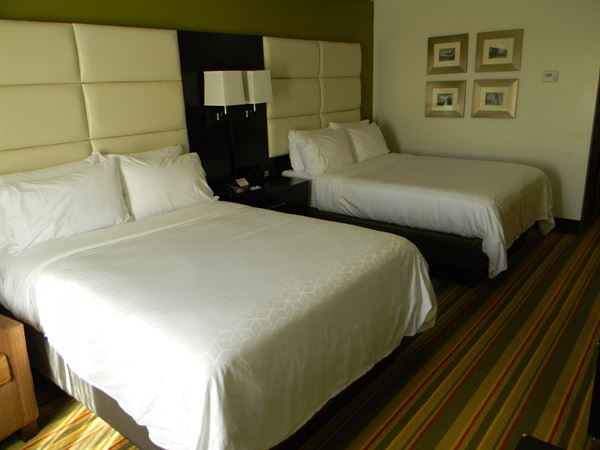 Holiday Inn Express & Suites Huntsville Airport