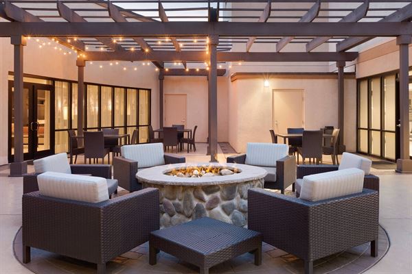 Courtyard Charlotte Airport North