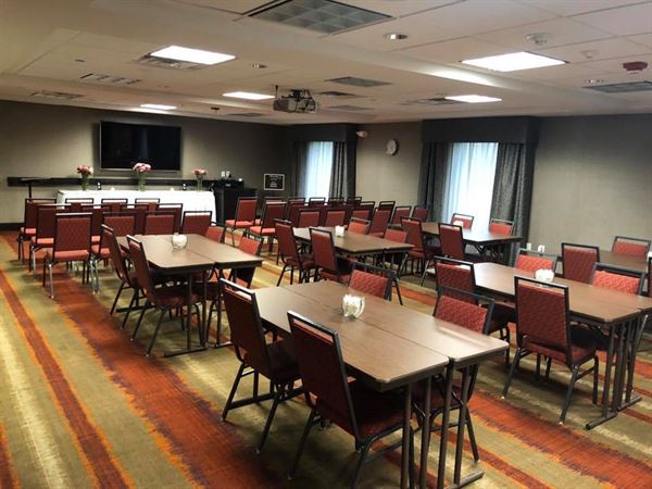 Hampton Inn & Suites Lansing West