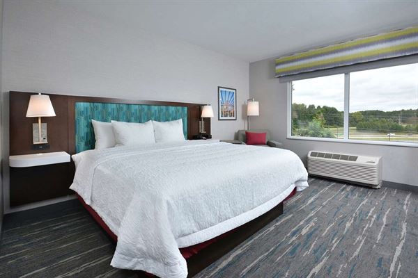 Hampton Inn & Suites by Hilton Charlotte North I 485