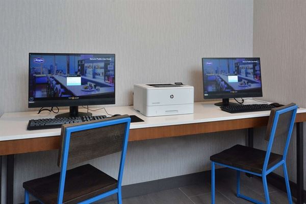 Hampton Inn & Suites by Hilton Charlotte North I 485