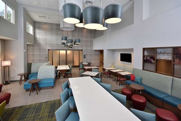 Hampton Inn & Suites by Hilton Charlotte North I 485