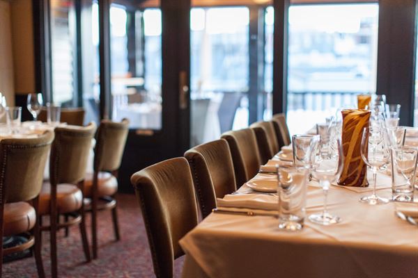 22 Bowen's Wine Bar & Grille