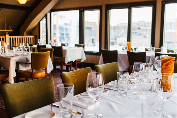 22 Bowen's Wine Bar & Grille