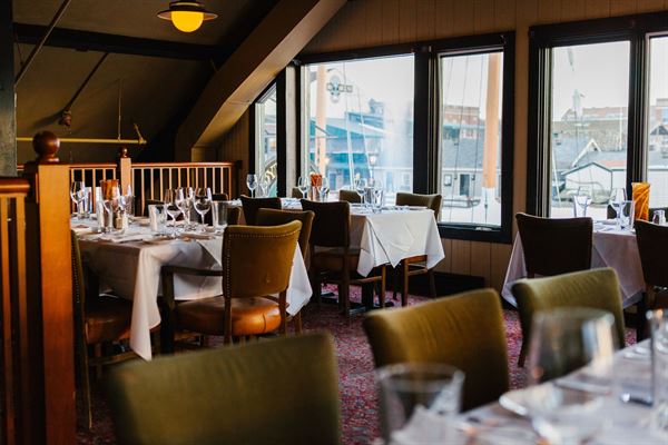 22 Bowen's Wine Bar & Grille