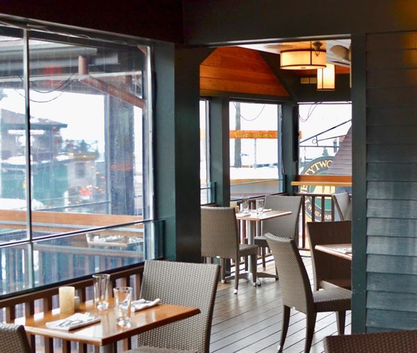 22 Bowen's Wine Bar & Grille