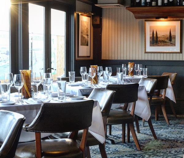 22 Bowen's Wine Bar & Grille