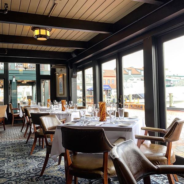 22 Bowen's Wine Bar & Grille