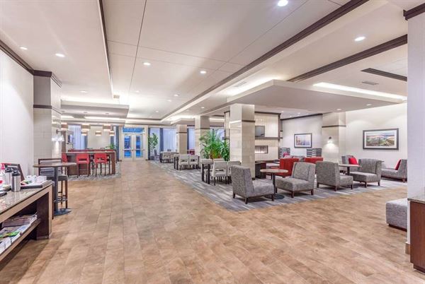 Hampton Inn & Suites Madison Downtown