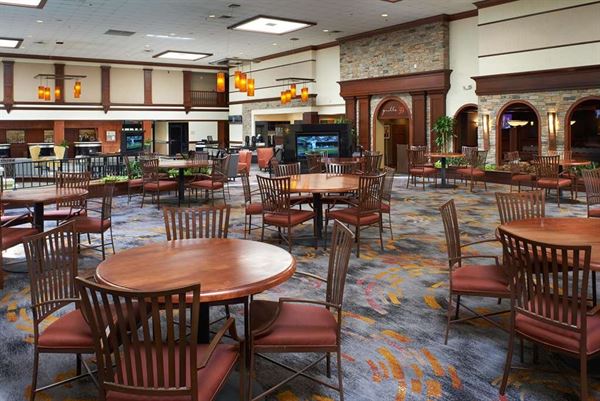 DoubleTree By Hilton Hotel Detroit - Dearborn