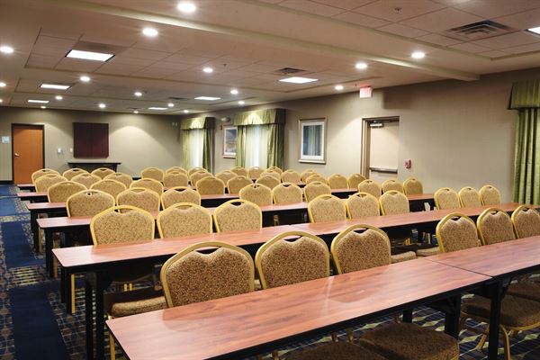 Holiday Inn Express & Suites Urbandale Des Moines