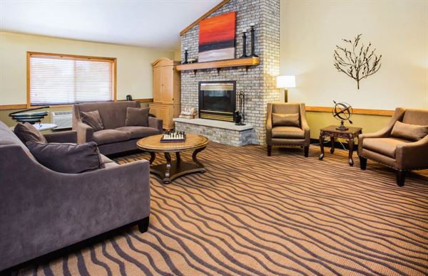 AmericInn Lodge & Suites Menomonie
