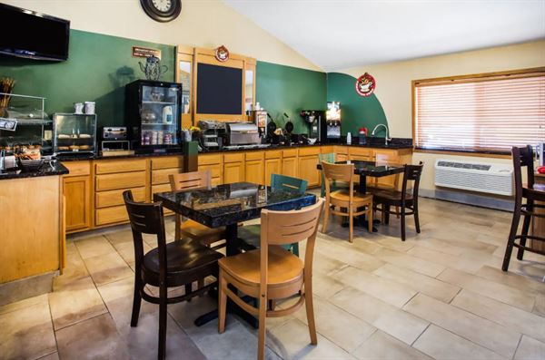 AmericInn Lodge & Suites Menomonie