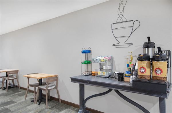 AmericInn Hotel & Suites Pella