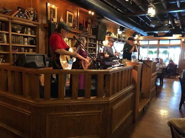 Aristocrat Pub & Restaurant