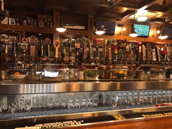 Aristocrat Pub & Restaurant