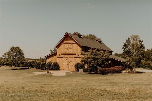 Windy Hill Wedding and Event Barn