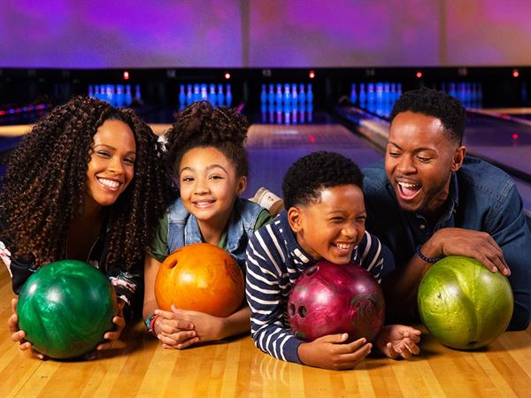 Bowlero Highland Hills