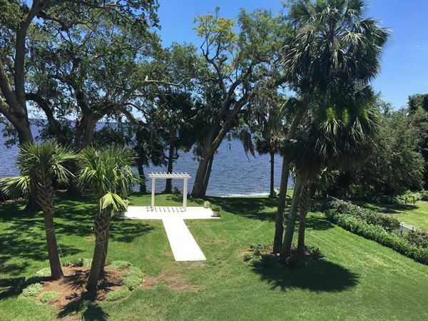 Winterbourne Inn on the St. Johns River