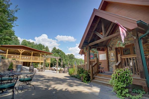 Paradise Hills, Winery Resort & Spa