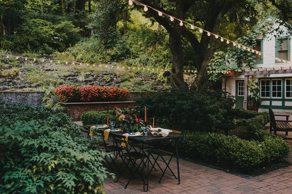 Leach Botanical Garden