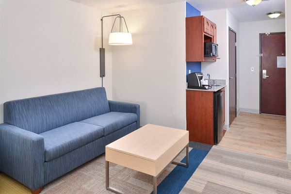 Holiday Inn Express & Suites San Diego - Otay Mesa