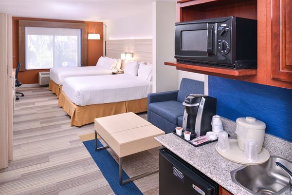 Holiday Inn Express & Suites San Diego - Otay Mesa