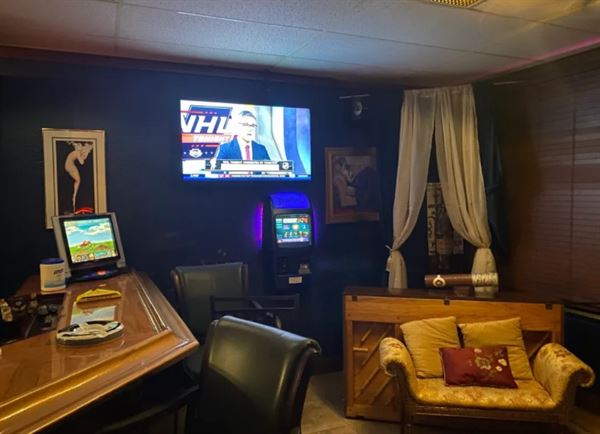 Kimber's Wine & Cigar Lounge